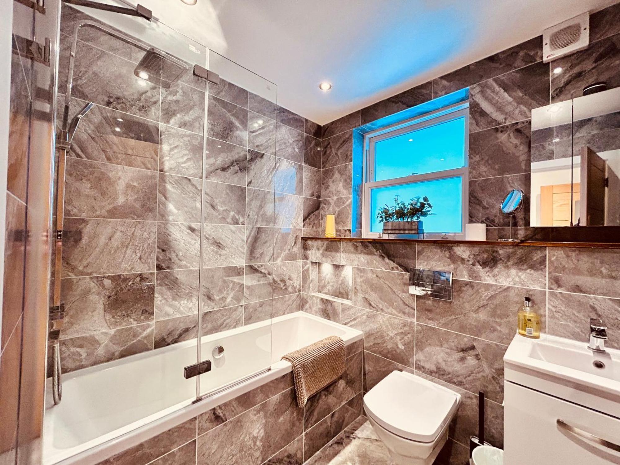 Stunning Spacious B.Apt. Slps.4 ロンドン エクステリア 写真